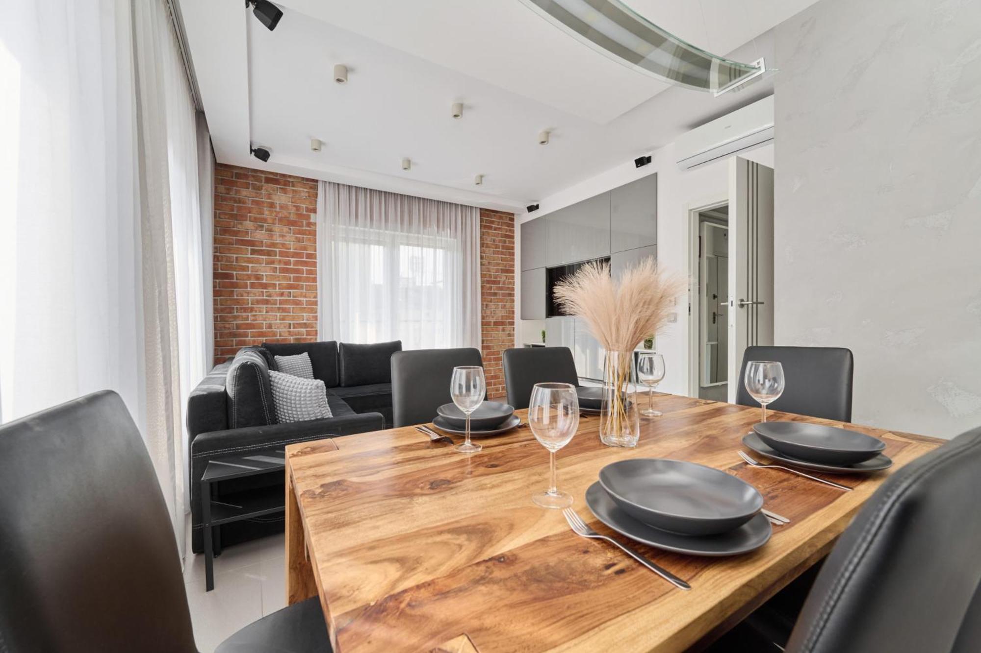 Stylish Kosciuszki Near The Market Square With Free Garage By Renters Apartment Wroclaw