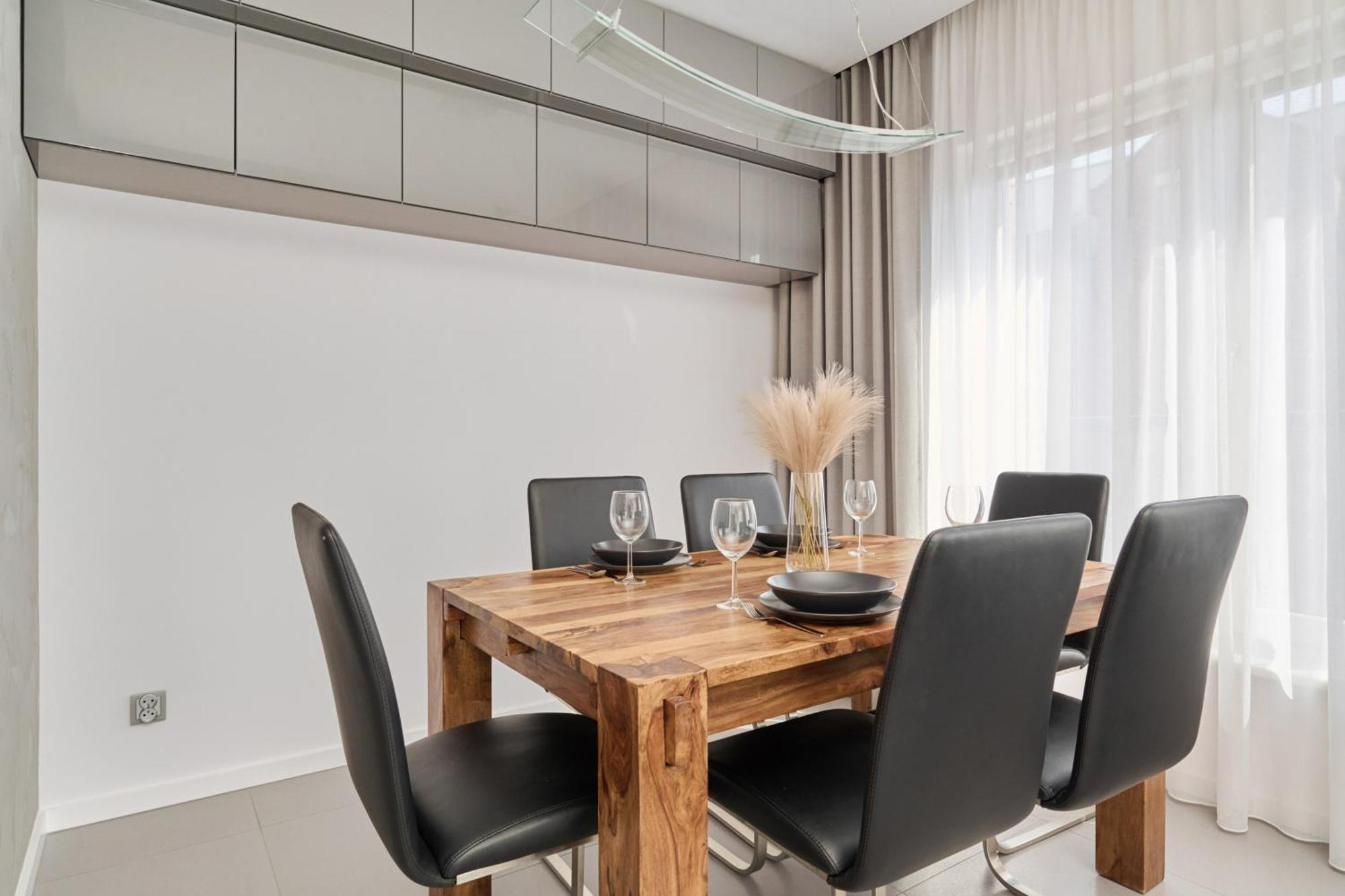 Stylish Kosciuszki Near The Market Square With Free Garage By Renters Apartment