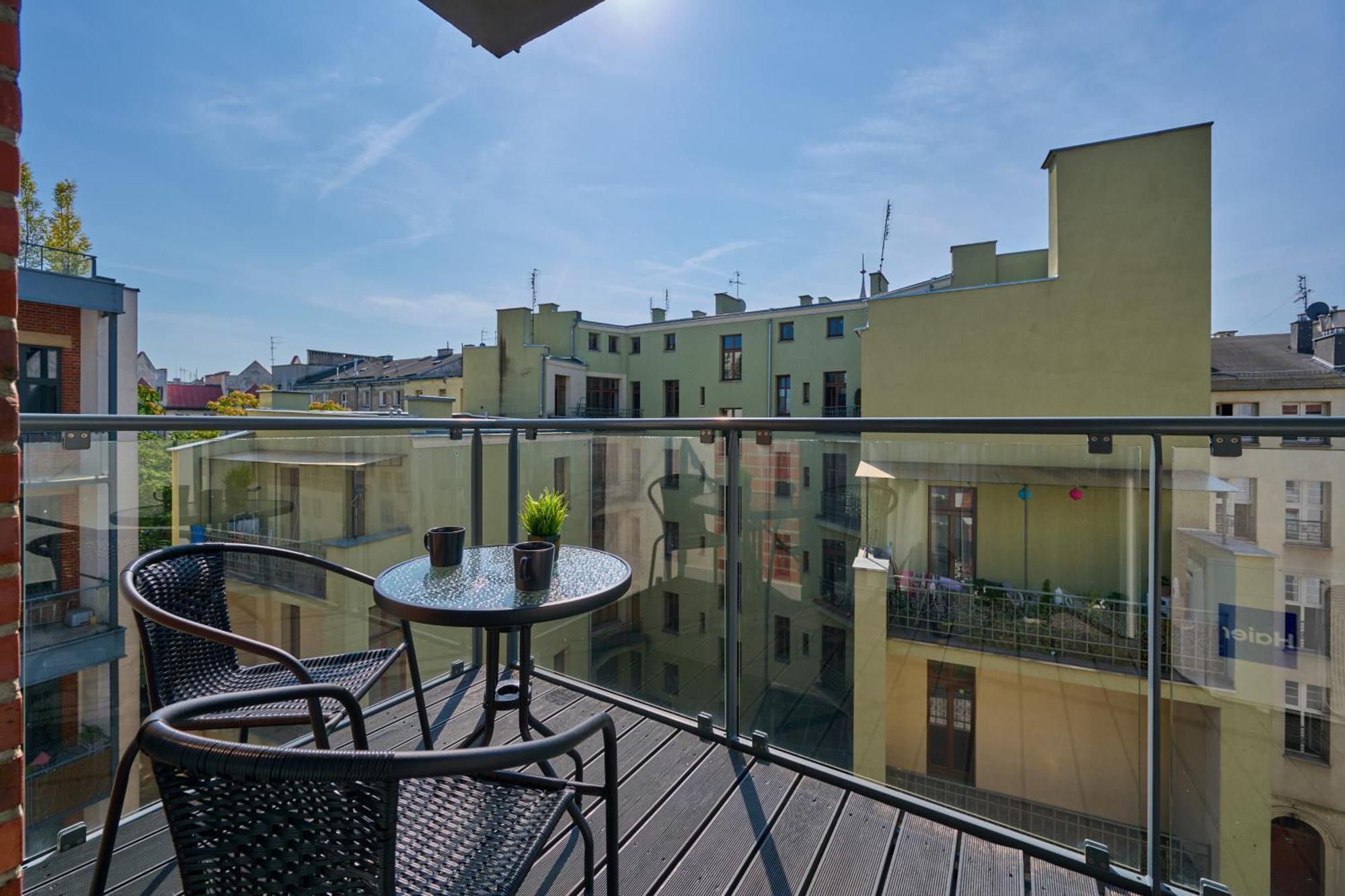 Stylish Kosciuszki Near The Market Square With Free Garage By Renters Apartment